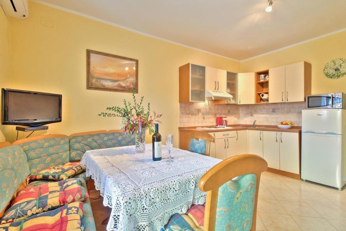 Lorena Apartments Умаг Екстериор снимка